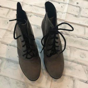 Zara Woman Size 35 Gray Booties